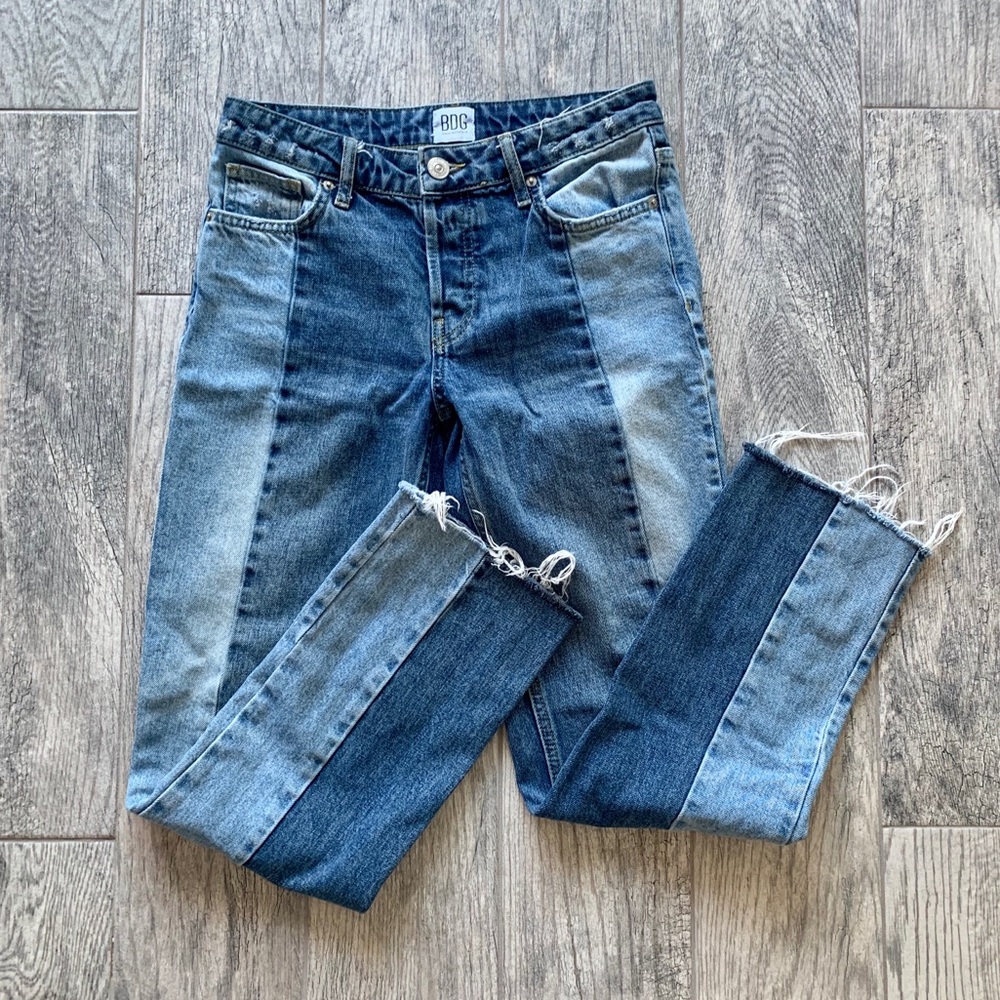 BDG Two Tone Jeans 💙🤍
